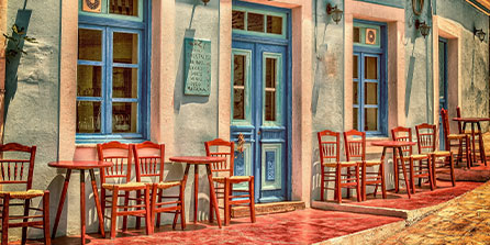 卡尔蒂斯后防联动升级，力求限制对方攻势